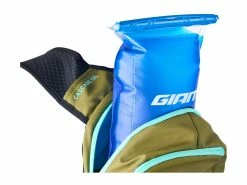 Sac à Eau Giant Cascade 12L Avec Poche 3L -Accessoires Vélo Soldes VH4600004 5